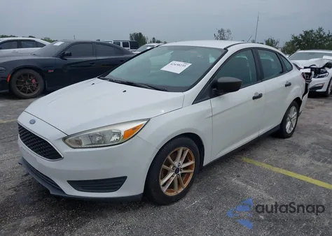 2017 Ford Focus S из США, поврежденный, VIN 1FADP3E23HL221360